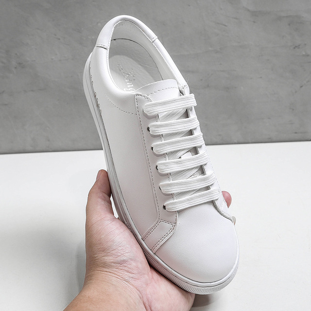 Velōra™ Essential Low-Top Sneakers
